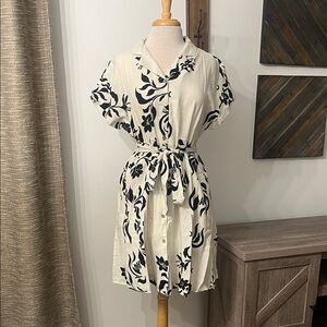Floral Button-Up Dress with Belt and Pockets!